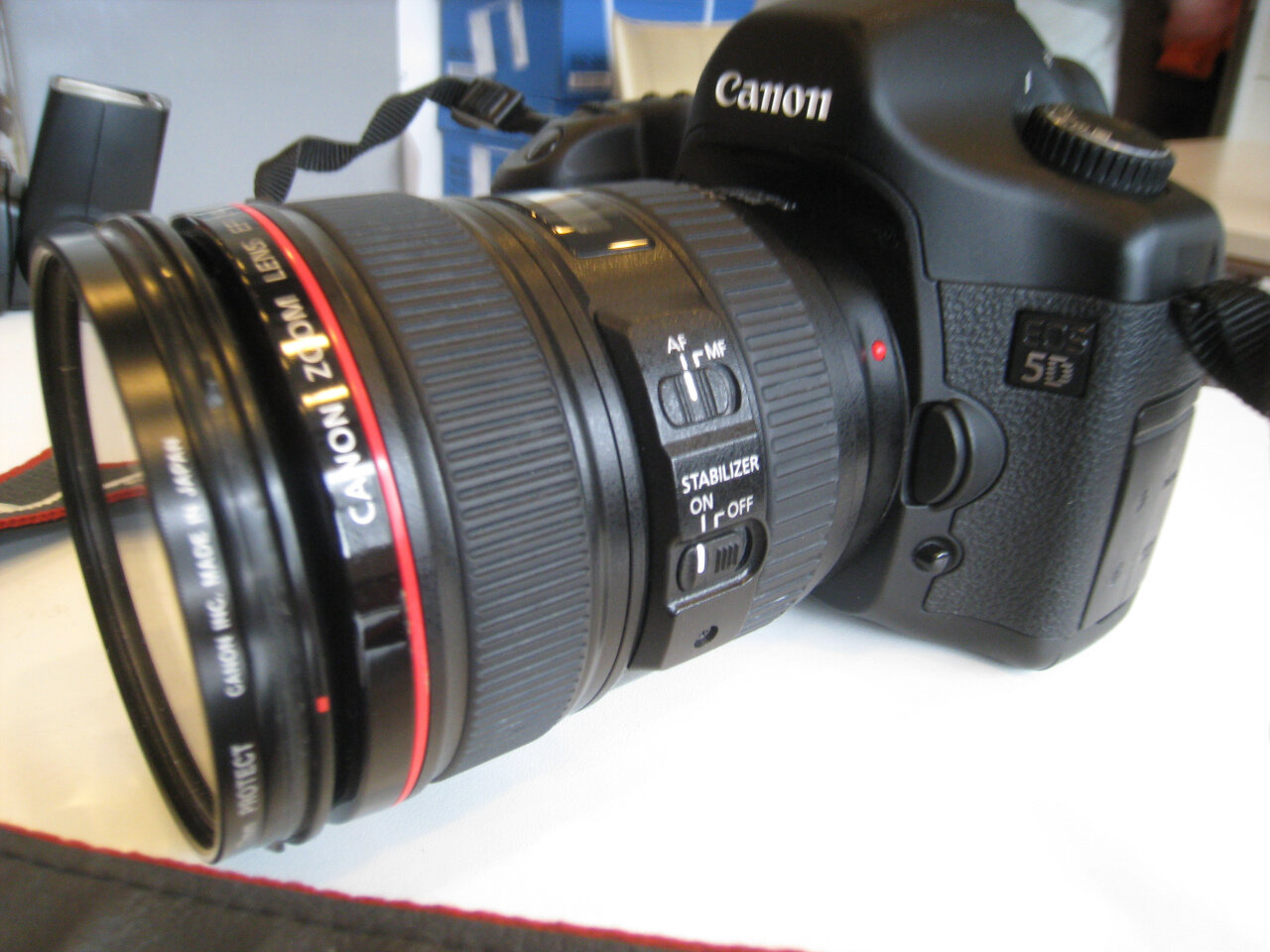 <06>デジタル一眼レフ　Canon　EOS5D　MarkII DSLR Camera(Digital single-lens reflex camera)