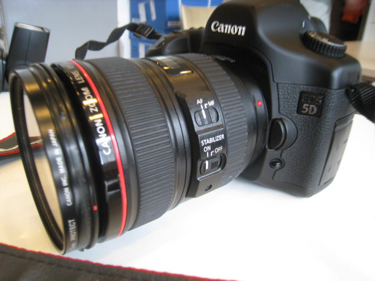 <06>デジタル一眼レフ　Canon　EOS5D　MarkII DSLR Camera(Digital single-lens reflex camera)