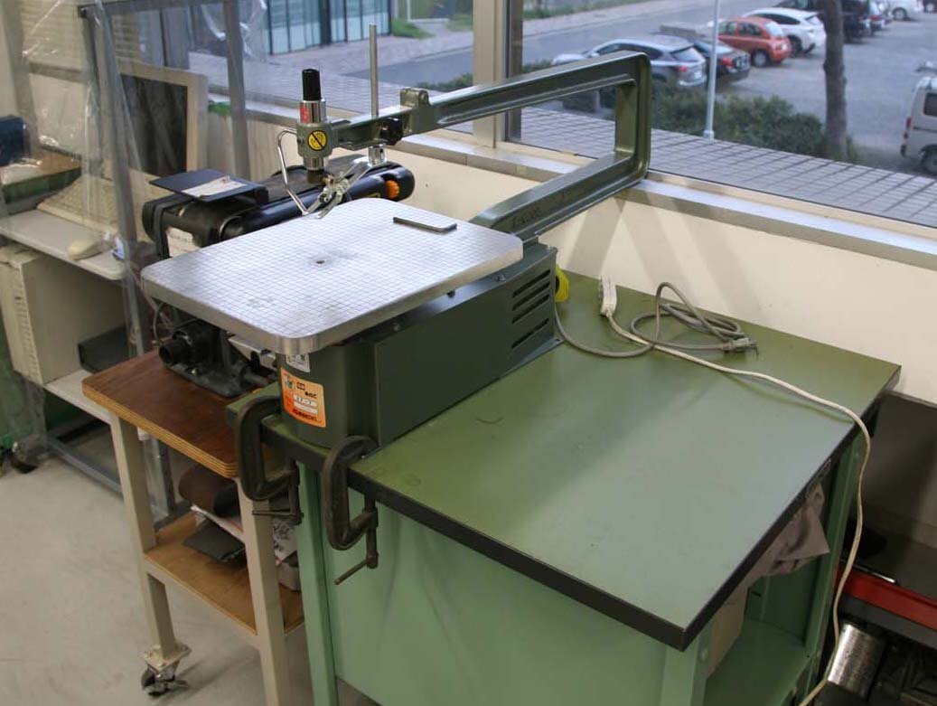 糸のこ盤(奥行きあり）Scroll saw(Apparatus with the depth)